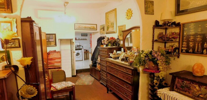 Rif. ZL CAMOGLI ADIACENTE MARE vendesi