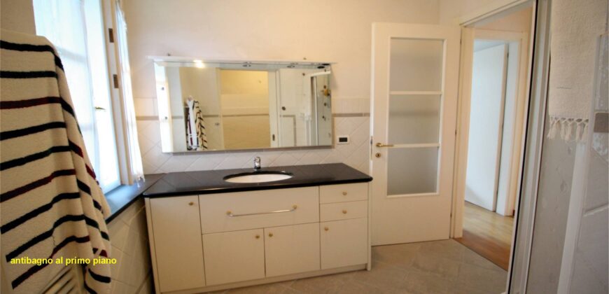 Rif. 21 CAMOGLI BEL VILLINO VENDO