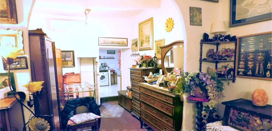 Rif. ZL CAMOGLI ADIACENTE MARE vendesi