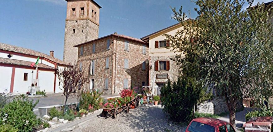 Rif. MF IMMOBILE COMMERCIALE PER INVESTIMENTO Rif. MF IMMOBILE COMMERCIALE PER INVESTIMENTO