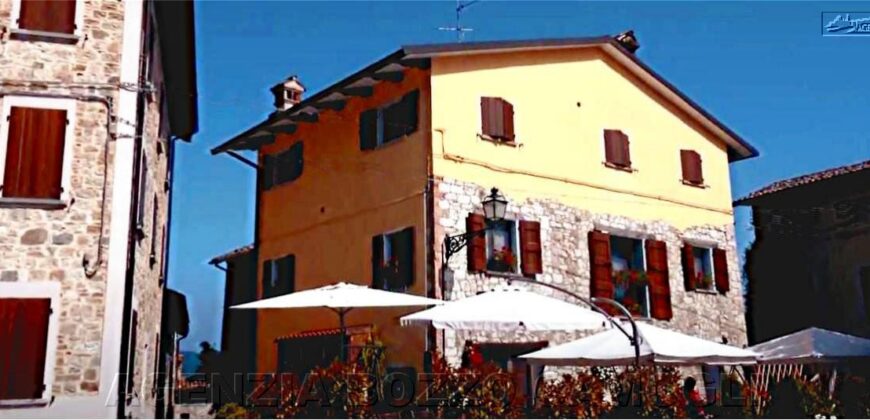 Rif. MF IMMOBILE COMMERCIALE PER INVESTIMENTO Rif. MF IMMOBILE COMMERCIALE PER INVESTIMENTO