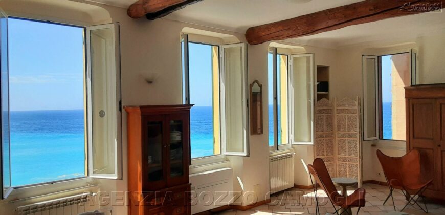 Rif. 22 CAMOGLI LUNGOMARE VENDO APPARTAMENTO