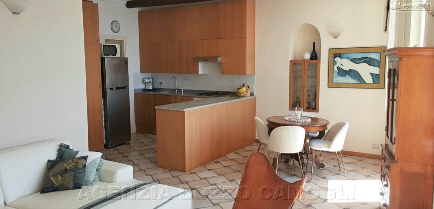 Rif. 22 CAMOGLI LUNGOMARE VENDO APPARTAMENTO