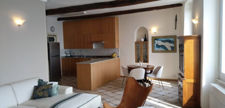 Rif. 22 CAMOGLI LUNGOMARE VENDO APPARTAMENTO