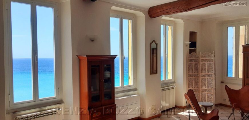 Rif. 22 CAMOGLI LUNGOMARE VENDO APPARTAMENTO