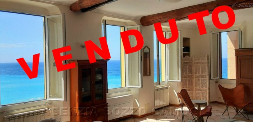 Rif. 22 CAMOGLI LUNGOMARE VENDO APPARTAMENTO