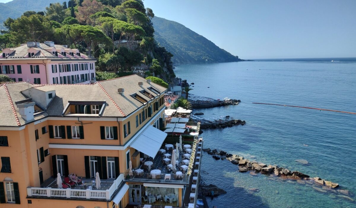 Rif. 07 – CAMOGLI SUL LUNGOMARE VENDO