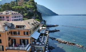 Rif. 07 – CAMOGLI SUL LUNGOMARE VENDO Rif. 07 – CAMOGLI SUL LUNGOMARE VENDO