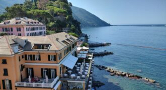 Rif. 07 – CAMOGLI SUL LUNGOMARE VENDO