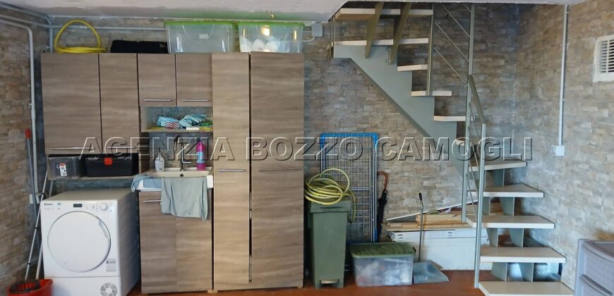 Rif. 17 BOX CON MAGAZZINO VENDO