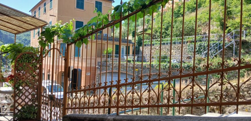 Rif. 37 RUTA DI CAMOGLI appartamento VENDESI