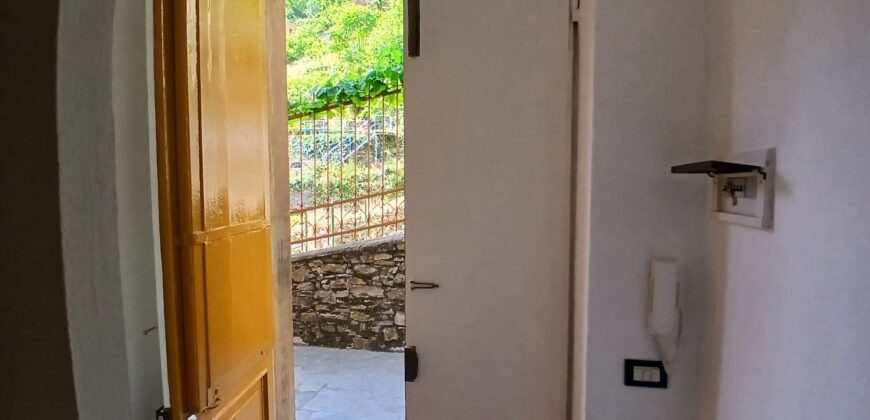 Rif. 37 RUTA DI CAMOGLI appartamento VENDESI