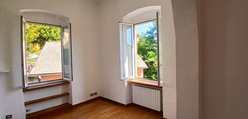 Rif. 37 RUTA DI CAMOGLI appartamento VENDESI