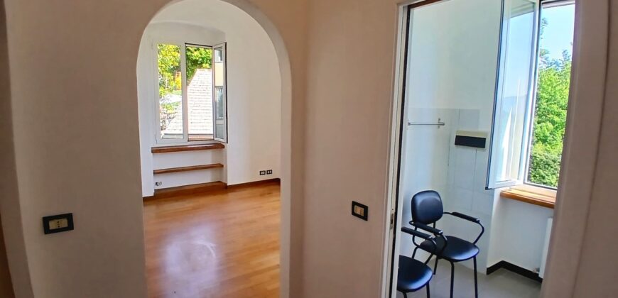 Rif. 37 RUTA DI CAMOGLI appartamento VENDESI