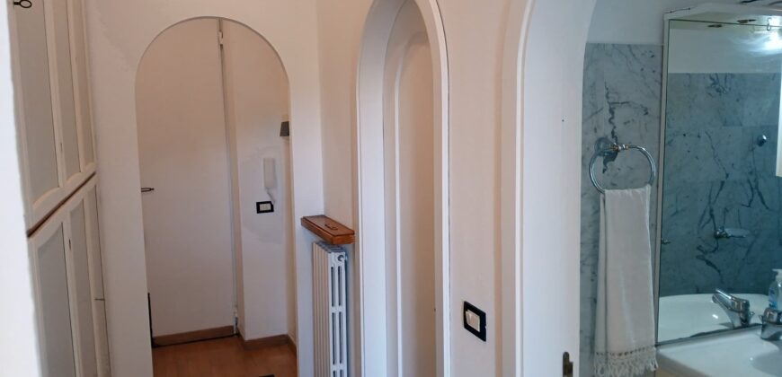 Rif. 37 RUTA DI CAMOGLI appartamento VENDESI